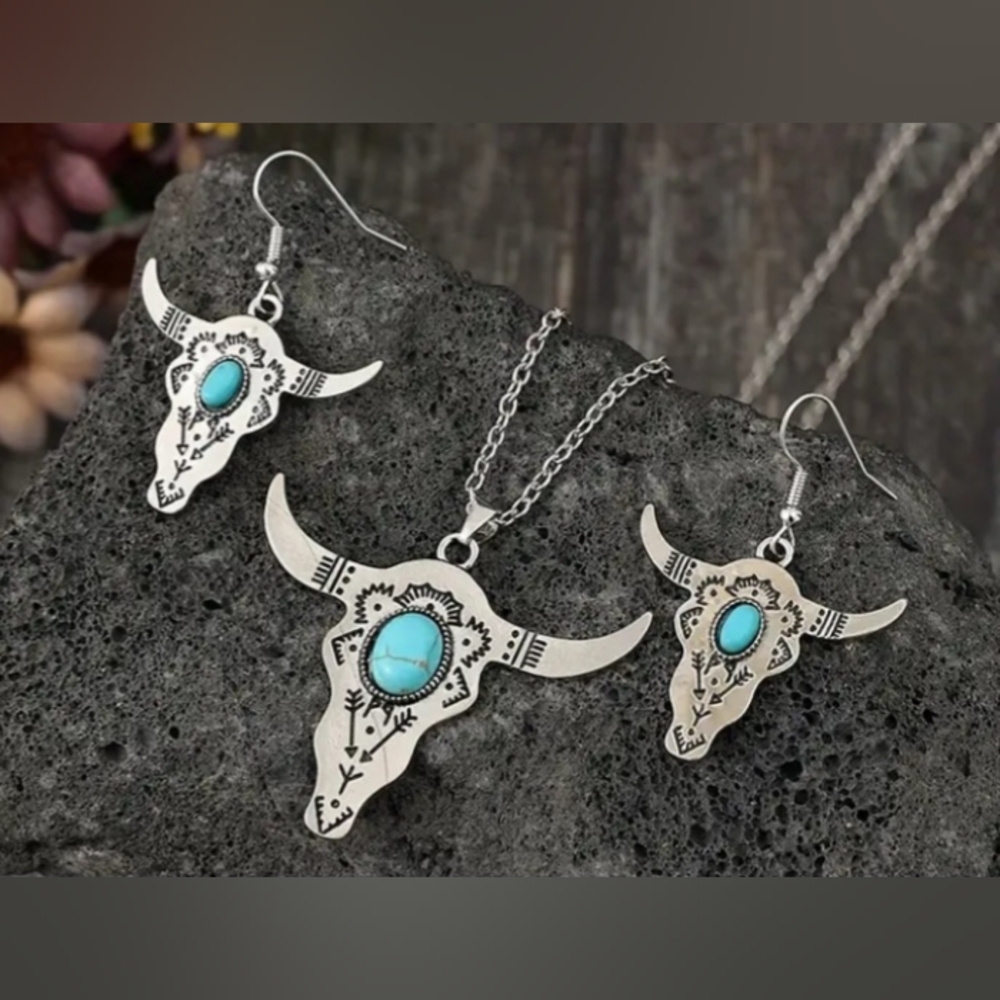 Turquoise Silver Bull Skull Jewelry Set
